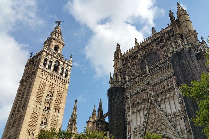 Guided Tour of Santa Cruz Jewish Quarter, Alcázar, and Cathedral - Seville Cathedral: Europe’s largest Gothic, with a pace that can feel tight