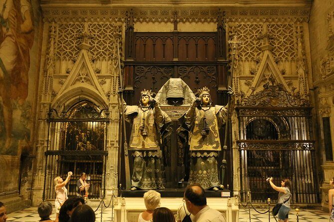 Guided Tour Sevilla Cathedral - The Golden Altarpiece and Chapel Highlights (What the Guide Helps You Notice)