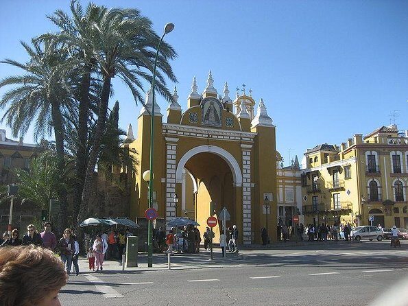 Guided walking tour to Setas, La Macarena and Dueña's Palace in Seville - Good shoes matter, especially in old streets