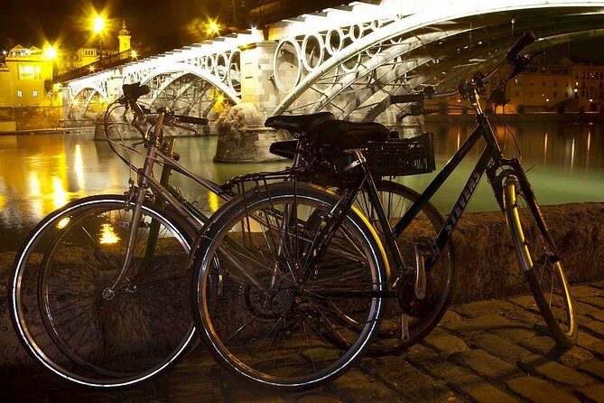 Highlights Bike Tour in Seville - Barrio Santa Cruz: old Seville on your first 15 minutes