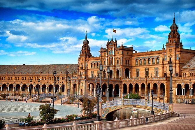 Horse and Carriage Sightseeing Tour in Seville - Your Starting Point: Hotel Alfonso XIII (And Why It’s Important)