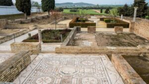 Itálica: 3-Hour City of Emperors Tour from Seville - The amphitheatre: Game of Thrones fame meets real Roman scale