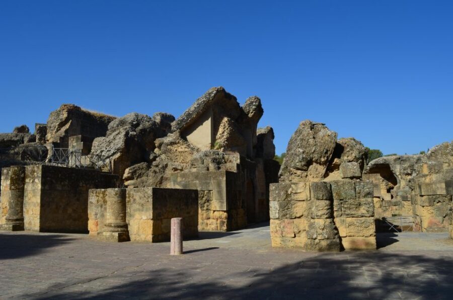 Italica, city of emperors - The amphitheater: the second-largest in the Roman world