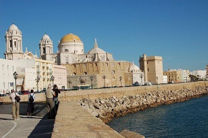 Jerez and Cadiz Day Trip from Seville - Jerez de la Frontera City Center: A Fast Orientation Stop