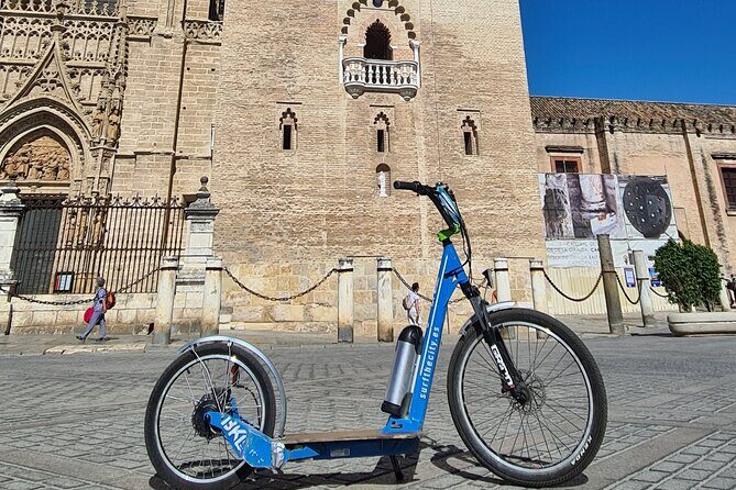 Kickscooter electric tour Sevilla - Plaza España and Antigua Tabacalera: Where the Tour Gets Grand