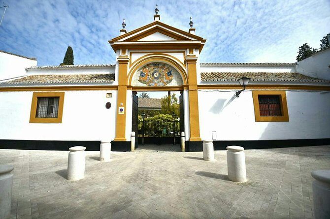 "Las Dueñas" Palace ticket + Audioguide - Who should book Las Dueñas tickets (and who might skip)