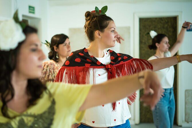 Learn Flamenco in 90 minutes - Gift flower - Price and Value: What $48.01 Buys You in Seville