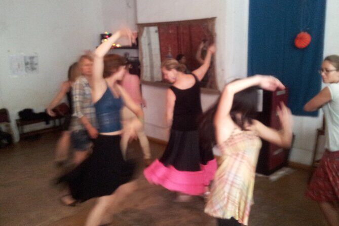 Learn to Dance Flamenco from Zero: Fun Beginners' Dance Class - What Happens in an Hour: You Learn Flamenco, Not a Show