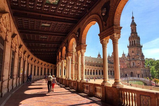 Lisbon and Seville Private Luxury Road Trip - The 1-Hour Évora Stop: The Right Size for a Travel Day
