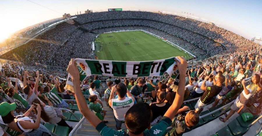 Live Real Betis football matches & atmosphere with local fan - Real Betis match day starts at Glorieta Plus Ultra