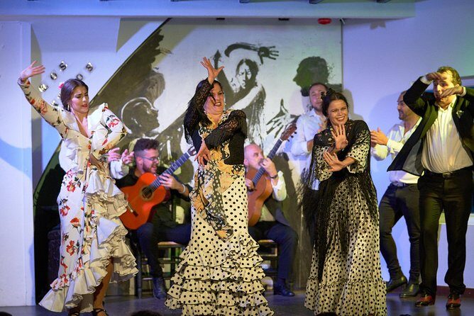 Los Gallos Flamenco Show Admission Ticket - Los Gallos in Santa Cruz: what makes this flamenco stop feel worth your time