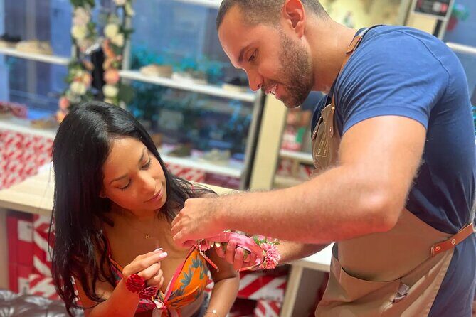 Make a traditional "tocado" sevillano - What you’ll make: a traditional tocado sevillano, not a souvenir