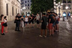 Paranormal Seville Tour in Spanish - Plaza Nueva start at Ayuntamiento de Sevilla (how to kick off fast)