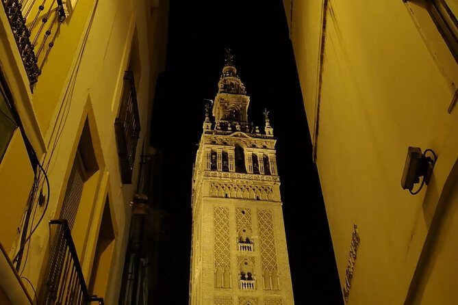 Paranormal Seville Tour in Spanish - Ayuntamiento de Sevilla: the supernatural gets tied to power