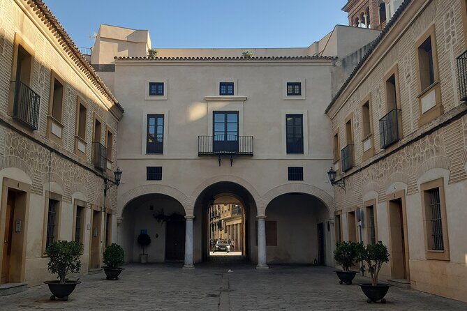 Private 2-Hour City Tour of Seville - Plaza del Cabildo: A Charming Square Included in the Ticket