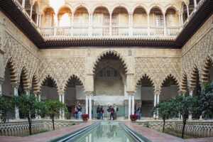 Private Alcazar, Giralda and Cathedral of Seville Tour - Real Alcázar: Palace Rooms and Gardens Without the Line Fight