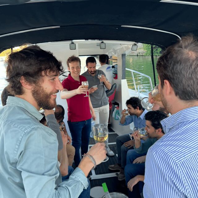 Private boat trip on the Guadalquivir - The Boat Ride Setup: Comfort, Music, and a Relaxed Pace