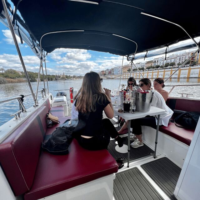 Private boat trip on the Guadalquivir - Puente de las Delicias and the Riverfront Feel