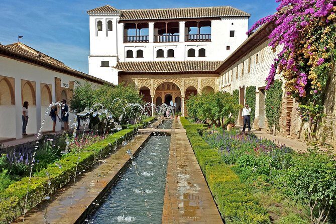Private Granada Day Trip including Alhambra and Generalife from Seville - Free time in Granada: use it for food, souvenirs, and breathing room