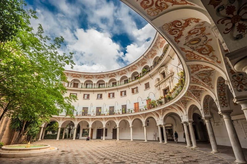 Private Guided Tour of Complete Seville and Jewish Quarter - Seville Cathedral and the Giralda: the 15-minute orientation that pays off