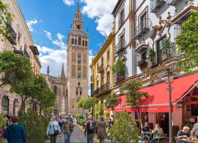 Private Guided Tour of Complete Seville and Jewish Quarter - Triana visit: why crossing the river changes the mood