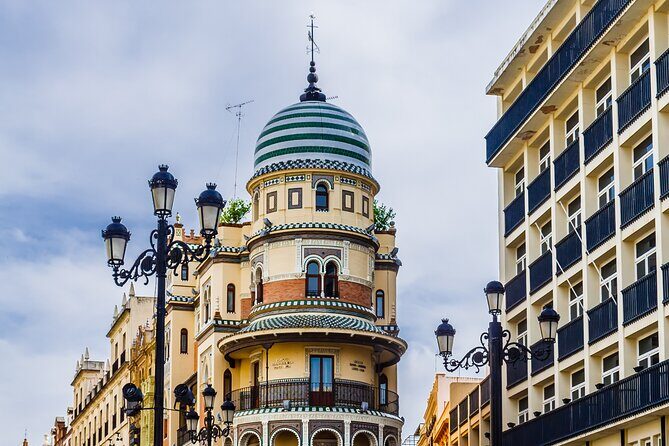 Private Monumental Walking Tour in Seville - Plaza del Triunfo: your quick UNESCO comparison station