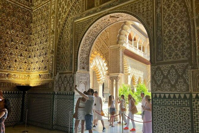 Private Tour Alcazar Seville Cathedral and Giralda Tower Climb - The guide is the real differentiator