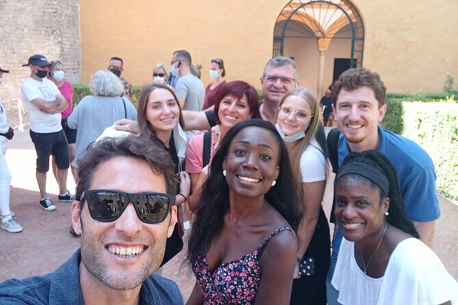 Private Tour Jewish Quarter, center and Plaza de España - Courtyards, narrow streets, the aqueduct, and a playful opera moment