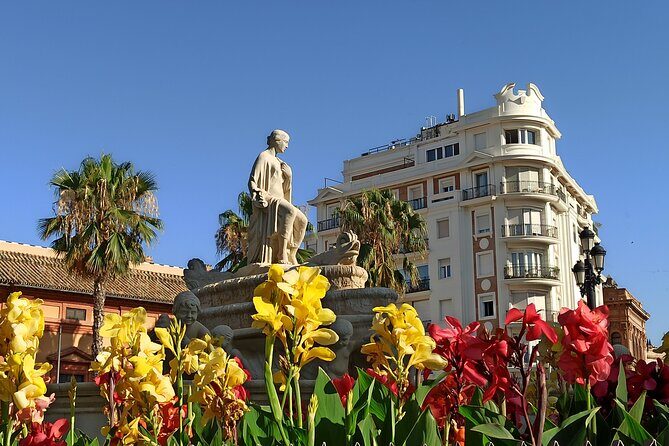 Private Tour Jewish Quarter, center and Plaza de España - Cathedral/Giralda/Real Alcázar/Archivo de Indias view: the reward stop
