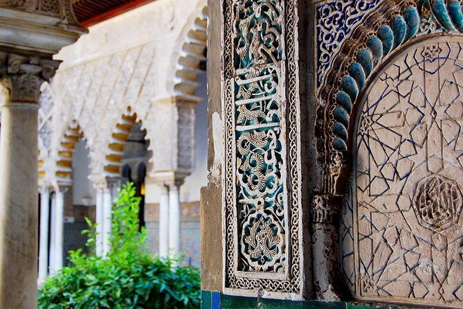 Private tour One day in Seville - Barrio de Santa Cruz: old Jewish quarter, new life in the streets