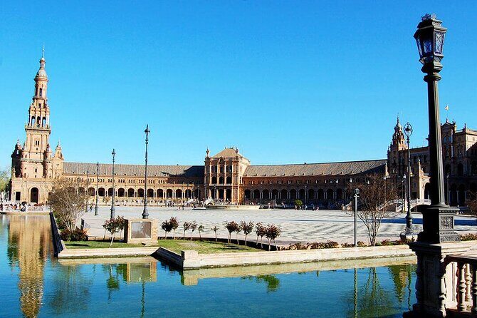 Private tour One day in Seville - Entering the Royal Alcázar: oldest palace in use, plus real context
