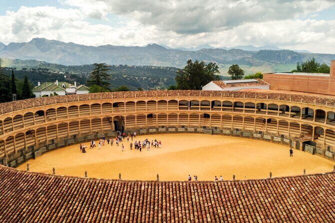 Private tour to Ronda from Seville (several options) - A private day that mixes cliff-city walking with mountain village time