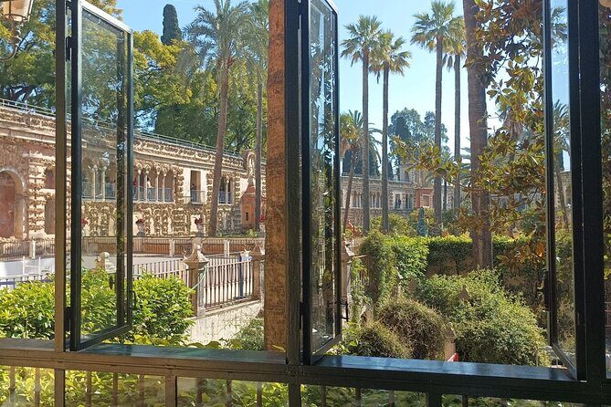 Private Tour with Local Guide to know the Seville Essential - Plaza de España and Maria Luisa Park: the postcard with a brain