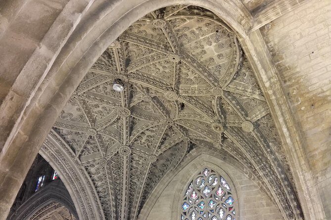 Private visit Cathedral and Royal Alcazares of Seville - Price and logistics: getting value from a group private tour