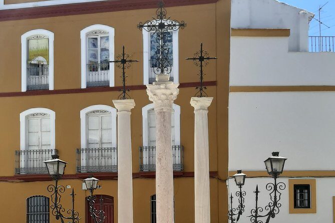 Private visit to the Jewish Quarter of Seville (Sta. Cruz and San Bartolomé Neighborhoods) - Barrio Santa Cruz: corners, stories, and the street-level feeling of history (Stop 1)