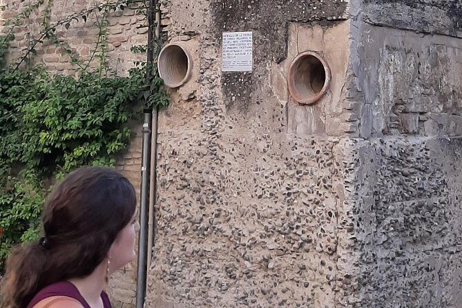 Private visit to the Jewish Quarter of Seville (Sta. Cruz and San Bartolomé Neighborhoods) - San Bartolomé streets and Calle Verde’s layout (Stop 2–3)