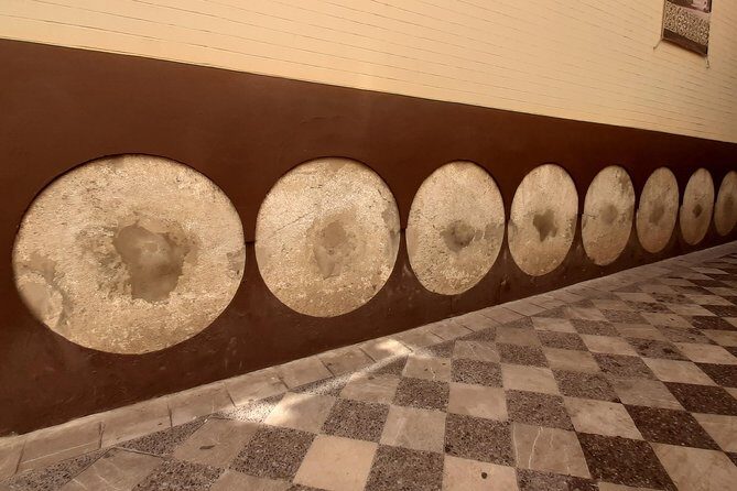 Private visit to the Jewish Quarter of Seville (Sta. Cruz and San Bartolomé Neighborhoods) - Meeting at Monumento a San Juan Pablo II: start where it’s easiest