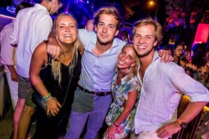 Pub Crawl + Party Night (3 Bars +VIP Entrance to a top Club ) - Meeting point at Alameda 47: start where the city is loud