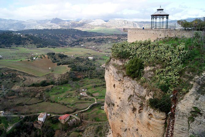 Ronda and White Villages Guided Day Tour from Seville - Grazalema’s White Village vibe: the scenic break that rounds out the day