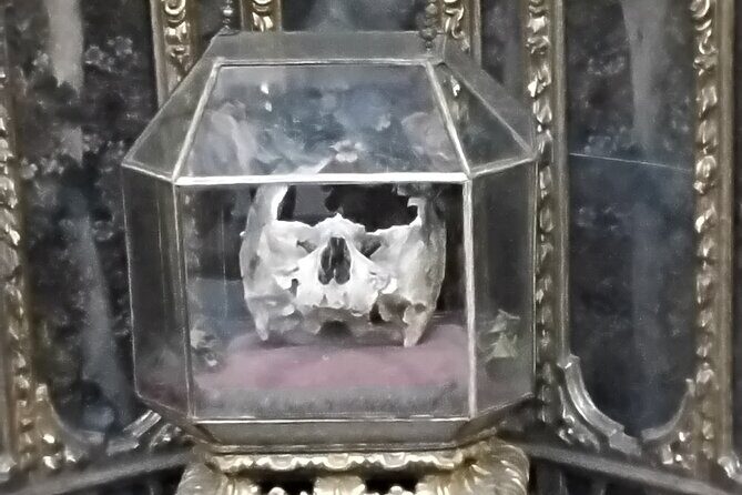 Saint Luis de los franceses Church - Inside the church: frescoes, sculpture, and Baroque design you can actually follow
