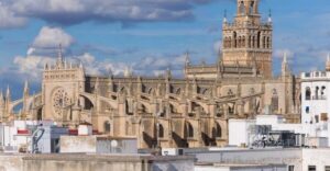 Sevilla: Alcazar and Cathedral Private Tour - Where You Start: Plaza del Triunfo as Your “Reset Button”