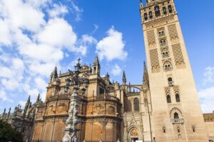 Sevilla: Best Monumental Free Walking Tour - Price, timing, and the walking reality