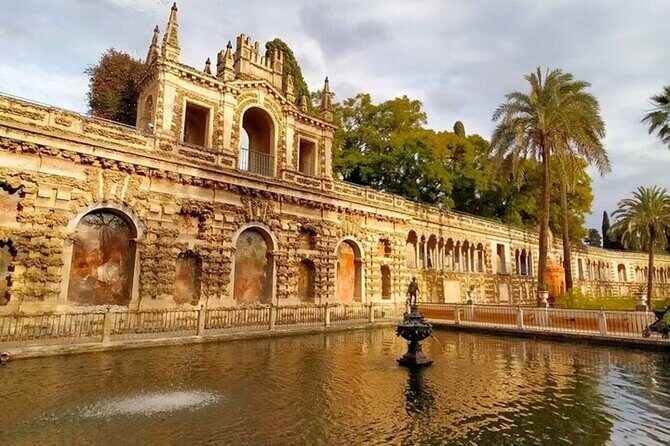 Sevilla: Essential Private Tour - Plaza de España: your “pause and look up” stop