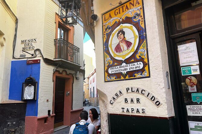 Sevilla: Essential Private Tour - What makes the guide part matter (Manuel, Julio, Yohanna examples)