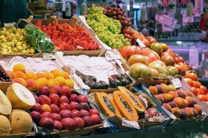 Sevilla Food Tour: Tapas, Wine, History & Traditions - Group size, pacing, and what to bring