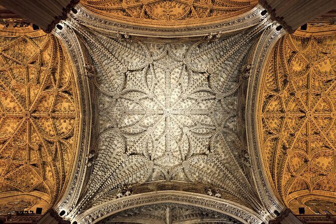 Sevilla: Guided tour to Cathedral and Giralda - How to use the audio system so you actually get the tour