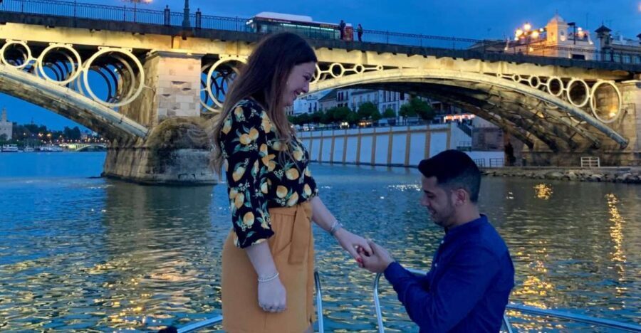 Sevilla: Romantic Boat Ride - Duration and pacing: which option fits your evening?