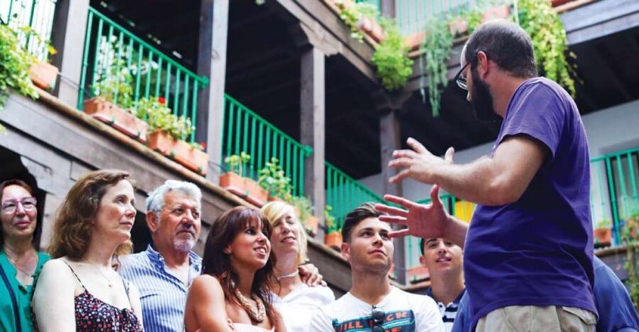 Seville: 1-Hour Walking Tour Barrio de Santa Cruz - Barrio de Santa Cruz streets: historic buildings plus legend-based explanations