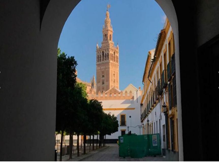 Seville: 1-Hour Walking Tour Barrio de Santa Cruz - From old Jewish quarter to modern landmark: the Santa Cruz to La Encarnación shift