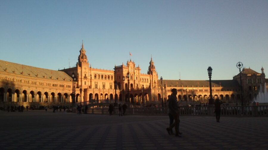 Seville: 2.5-Hour Evening Electric Bike Tour - Who should book this e-bike sunset tour?